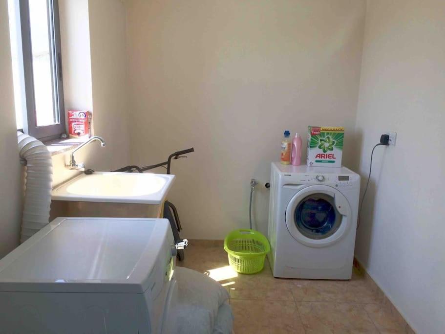 Tarxien May Flower: Modern Flat Close To Airport/Bus Stops מראה חיצוני תמונה