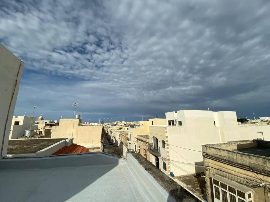 Tarxien May Flower: Modern Flat Close To Airport/Bus Stops מראה חיצוני תמונה