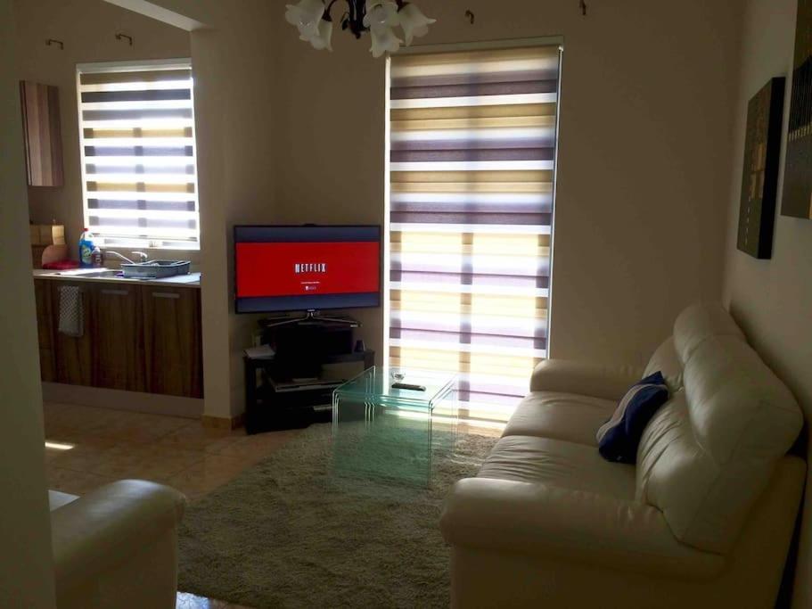 Tarxien May Flower: Modern Flat Close To Airport/Bus Stops מראה חיצוני תמונה