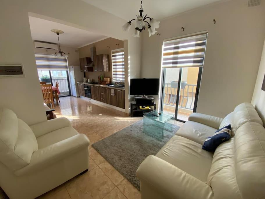 Tarxien May Flower: Modern Flat Close To Airport/Bus Stops מראה חיצוני תמונה