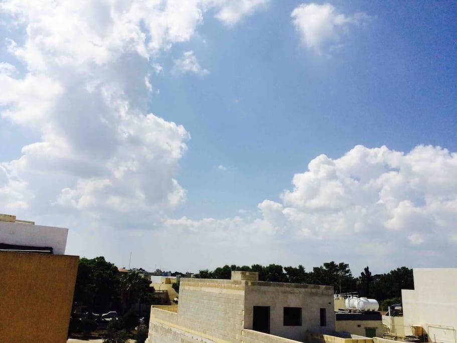 Tarxien May Flower: Modern Flat Close To Airport/Bus Stops מראה חיצוני תמונה