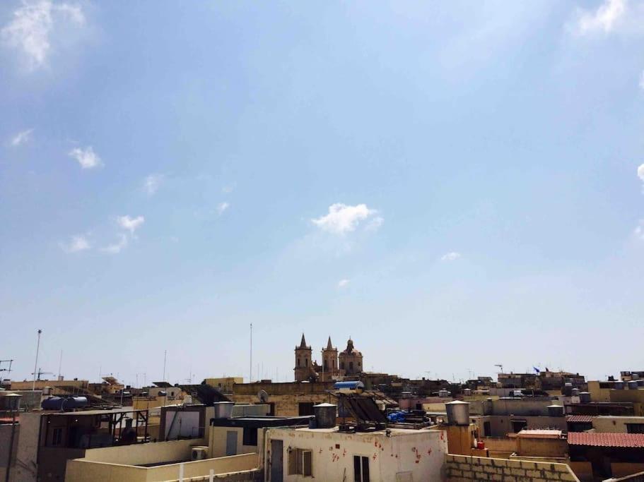 Tarxien May Flower: Modern Flat Close To Airport/Bus Stops מראה חיצוני תמונה